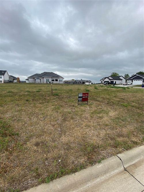 370 Linden St, Alburnett, IA, 52202-7603 | Card Image