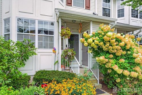1008 Blossom Cir, Dayton, NJ, 08810-2411 | Card Image