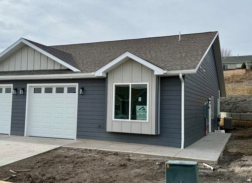 2523 Hennessy Dr, Rapid City, SD, 57701-5881 | Card Image