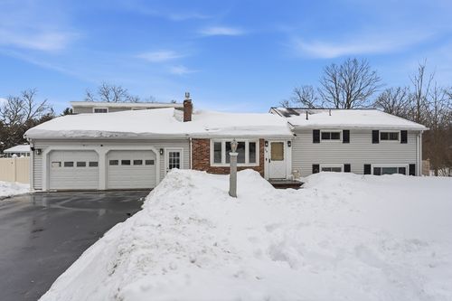 58 Holliston St, Medway, MA, 02053-1427 | Card Image