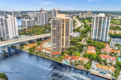 3j-19355 Turnberry Way, Aventura, FL, 33180-2532 | Card Image