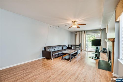 2102 Amanda Ct, Piscataway, NJ, 08854-6428 | Card Image