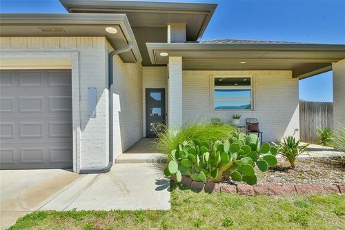 8201 Nw 152nd Ter, Edmond, OK, 73013-8935 | Card Image