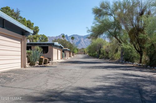 4736 N Calle Lampara, Tucson, AZ, 85718-5861 | Card Image