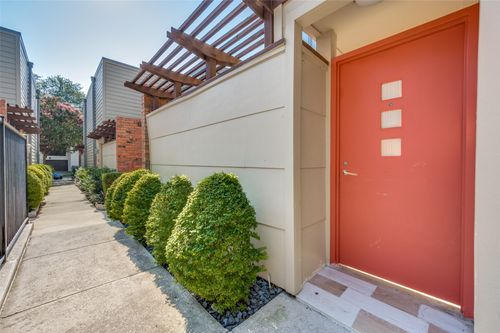 unit-d-3915 Buena Vista St, Dallas, TX, 75204-7829 | Card Image