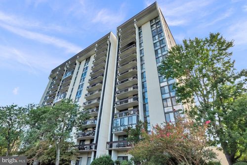 815-5300 Holmes Run Pkwy, ALEXANDRIA, VA, 22304-2879 | Card Image