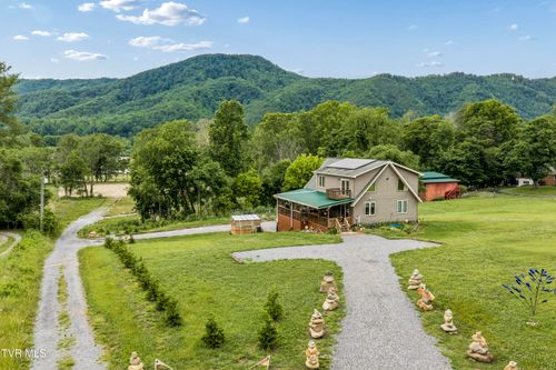 777 Bailey Ln, Erwin, TN, 37650-8979 | Card Image