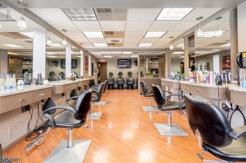 583 Mcbride Ave, Woodland Park, NJ, 07424-2820 | Card Image