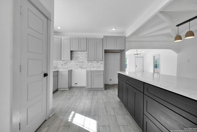 14170 Michael Run, House other with 4 bedrooms, 3 bathrooms and null parking in Lytle TX | Image 13
