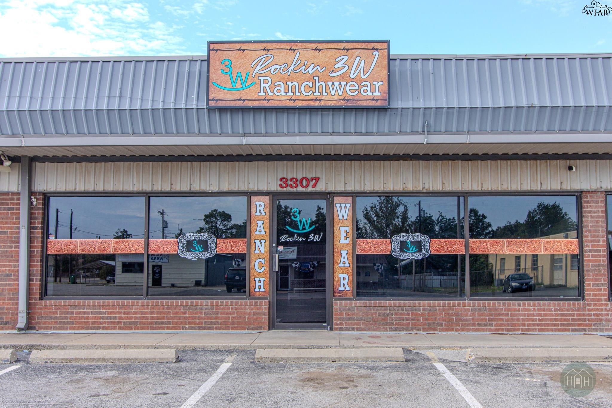 Commercial Sale in Vernon 3