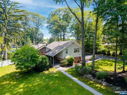 11 Stevenson Ln, Upper Saddle River, NJ, 07458-2136 | Card Image