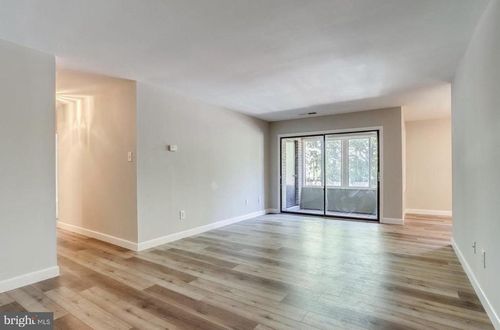 apt-104-527 Florida Ave, HERNDON, VA, 20170-4921 | Card Image