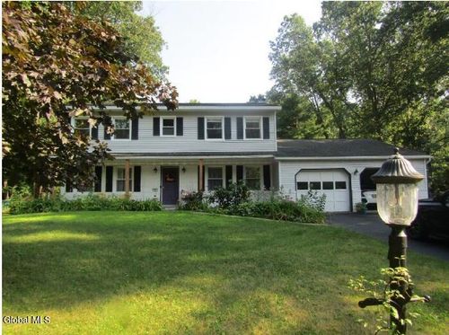9 Augusta Ct, Clifton Park, NY, 12065-1221 | Card Image