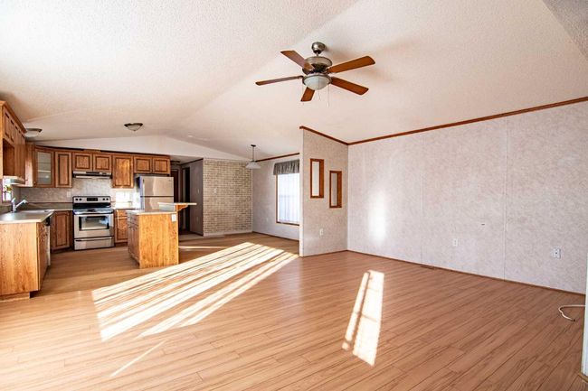 544 Queen Street, House other with 4 bedrooms, 2 bathrooms and 2 parking in Elnora AB | Image 9