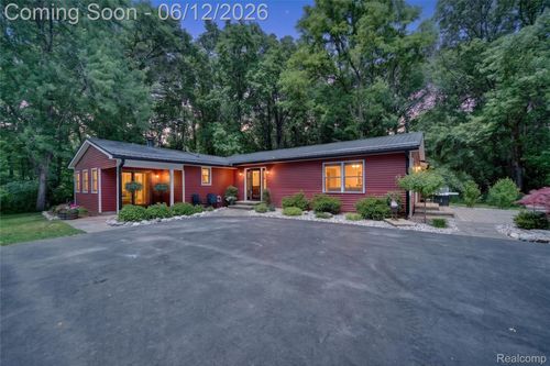 13635 Unadilla Rd, Gregory, MI, 48137-9719 | Card Image