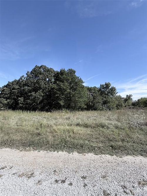 642 Snow Hill Drive, St Clair, MO, 63077 | Card Image