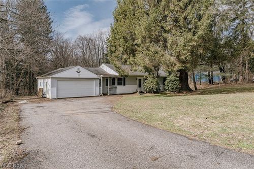 17446 Snyder Road, Chagrin Falls, OH, 44023 | Card Image