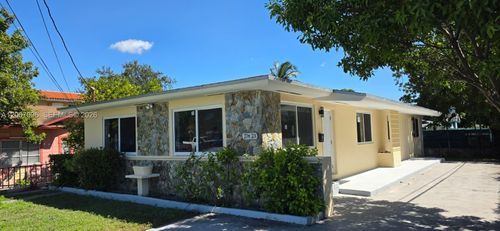 21 Nw 32nd Ct, Miami, FL, 33125-4908 | Card Image