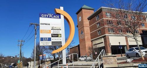 2301 City Pl, Edgewater, NJ, 07020-3157 | Card Image