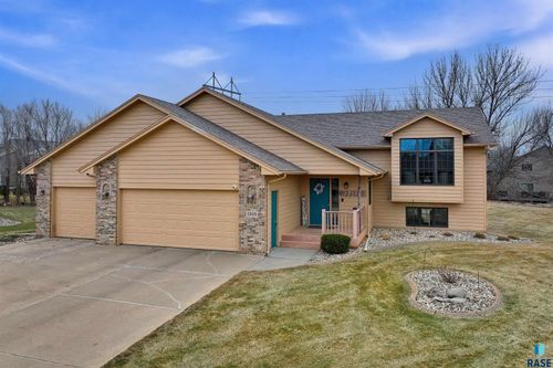 2305 Potomac Cir Circle, Sioux Falls, SD, 57106 | Card Image
