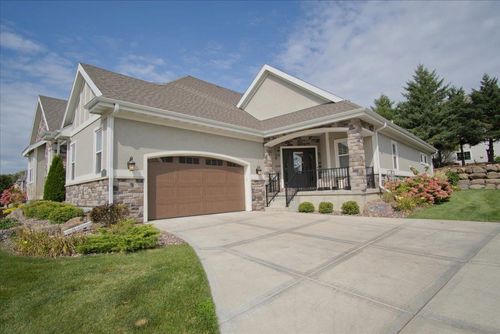 9042 Paddington Pkwy, Verona, WI, 53593-7859 | Card Image