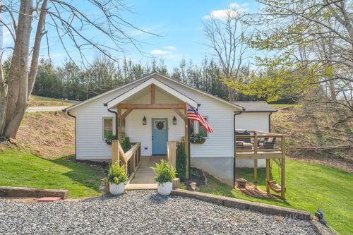 656 Mulatto Mountain Rd, West Jefferson, NC, 28694-8156 | Card Image