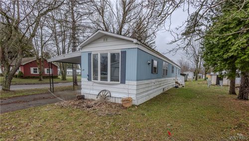 18 Quarry Hill Est, Akron, NY, 14001 | Card Image