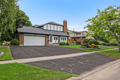 72 Lake Driveway W, House other with 3 bedrooms, 5 bathrooms and 5 parking in Ajax ON | Image 3