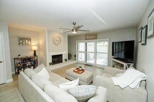 c-270 W Rumble Rd, Modesto, CA, 95350-1342 | Card Image
