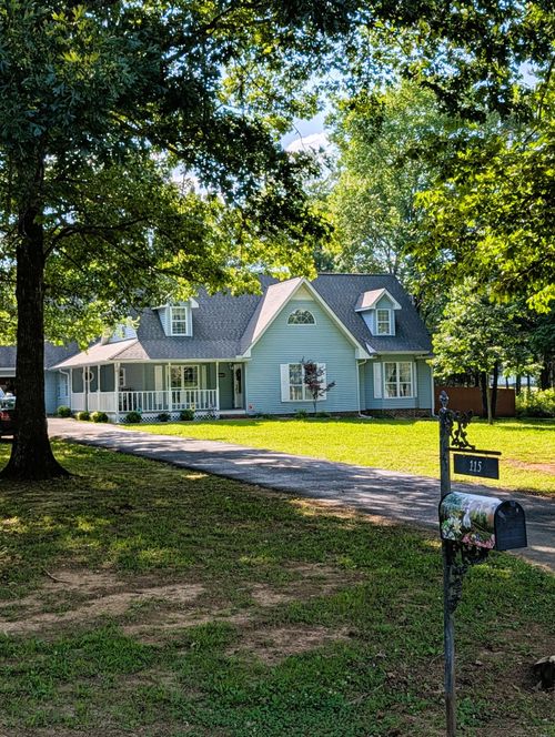 115 Coby Dr, Unionville, TN, 37180-8709 | Card Image
