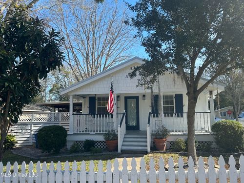 502 Russell Ave, Ocean Springs, MS, 39564-4730 | Card Image