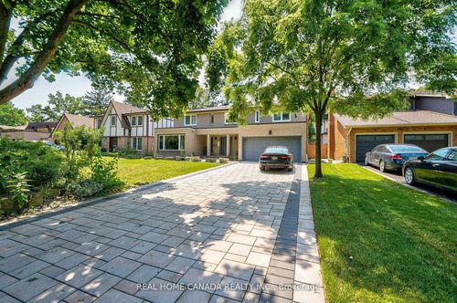 82 Arkendo Dr, Oakville, ON, L6J5T9 | Card Image