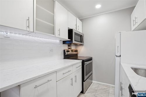 56 68th St, Guttenberg, NJ, 07093-4444 | Card Image