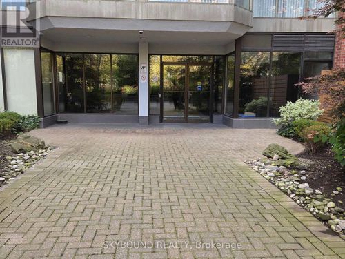 923-22 Southport Street W, Toronto (High Park-Swansea), ON, M6S4Y9 | Card Image