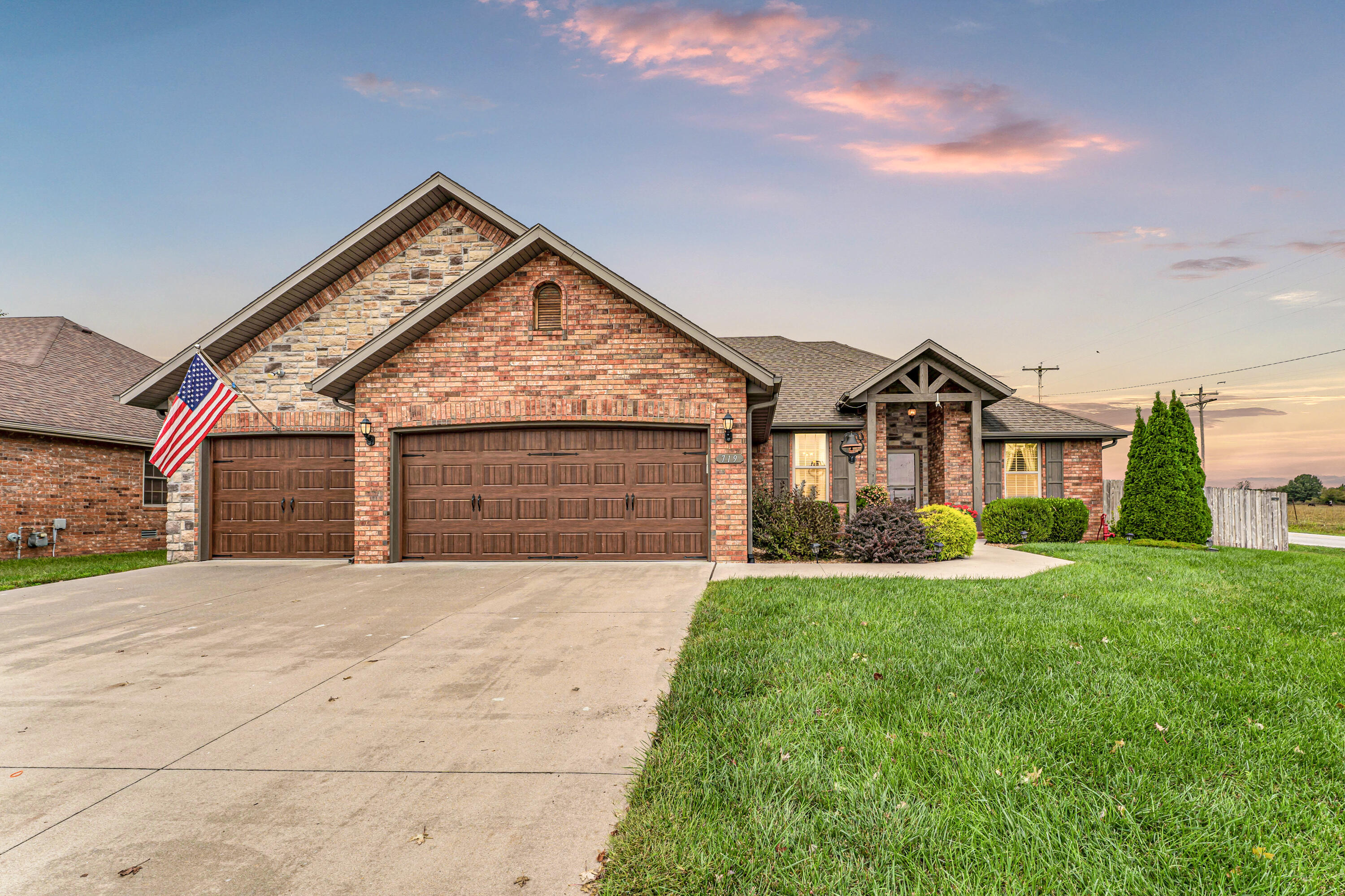 Milton Dr, Nixa, MO 65714
