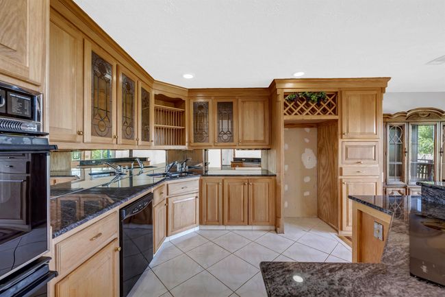 184 Shore St, House other with 2 bedrooms, 3 bathrooms and null parking in Tow TX | Image 9