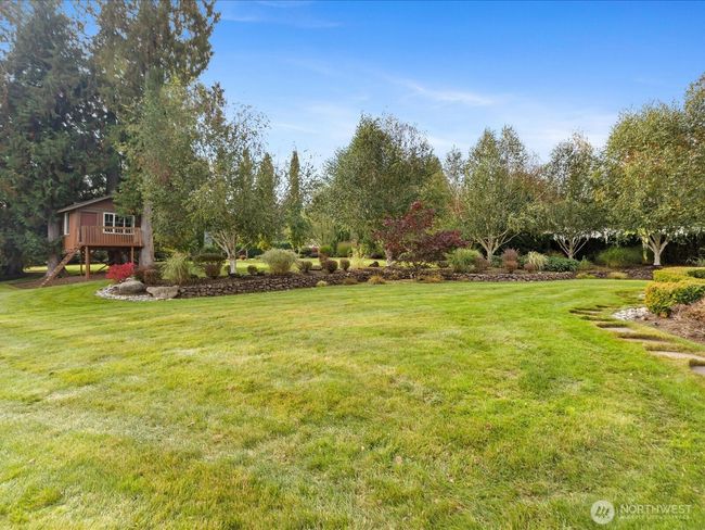 Don't miss the Treehouse in the front yard! | Image 39