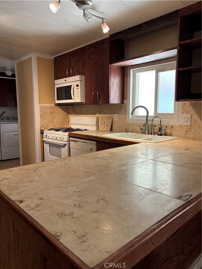 SPC-21 - 1030 E Avenue S, Home with 3 bedrooms, 2 bathrooms and null parking in Palmdale CA | Image 14