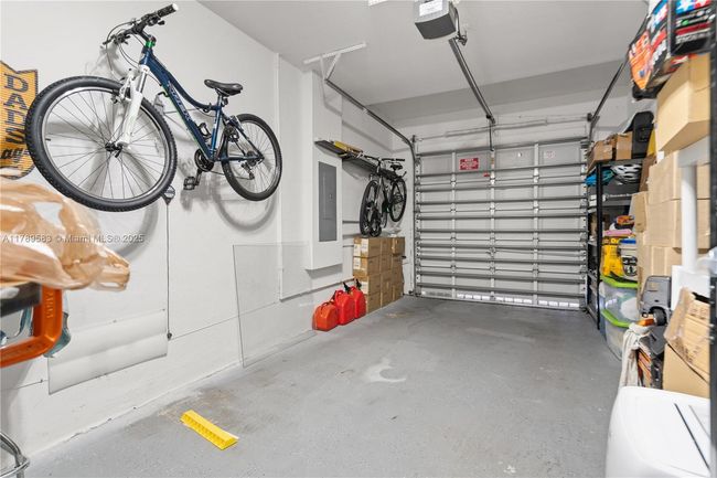7514 Nw 108 Th Path, Townhouse with 3 bedrooms, 3 bathrooms and null parking in Doral FL | Image 36
