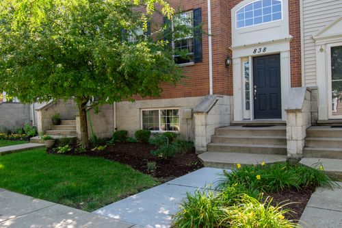 838-838 Lewisburg Ln, Aurora, IL, 60504-2112 | Card Image