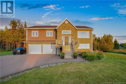 5 Muskie St, Lower Kingsclear, NB, E3E0E7 | Card Image
