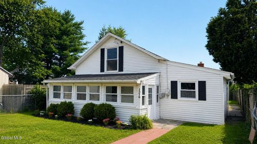 1379 Evergreen Ave, Schenectady, NY, 12306-2738 | Card Image