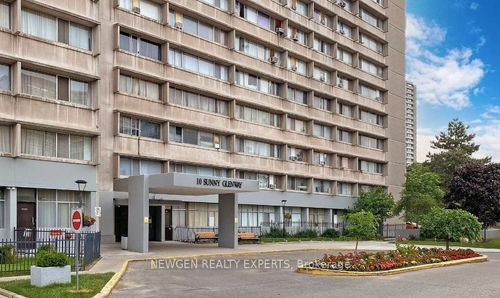 904-10 Sunny Glen Way, North York, ON, M3C2Z3 | Card Image