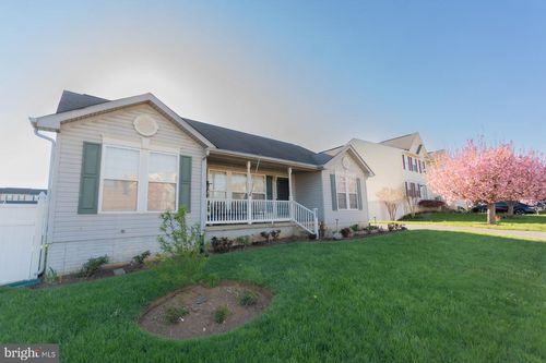 110 Limited Dr, Ranson, WV, 25438-1812 | Card Image