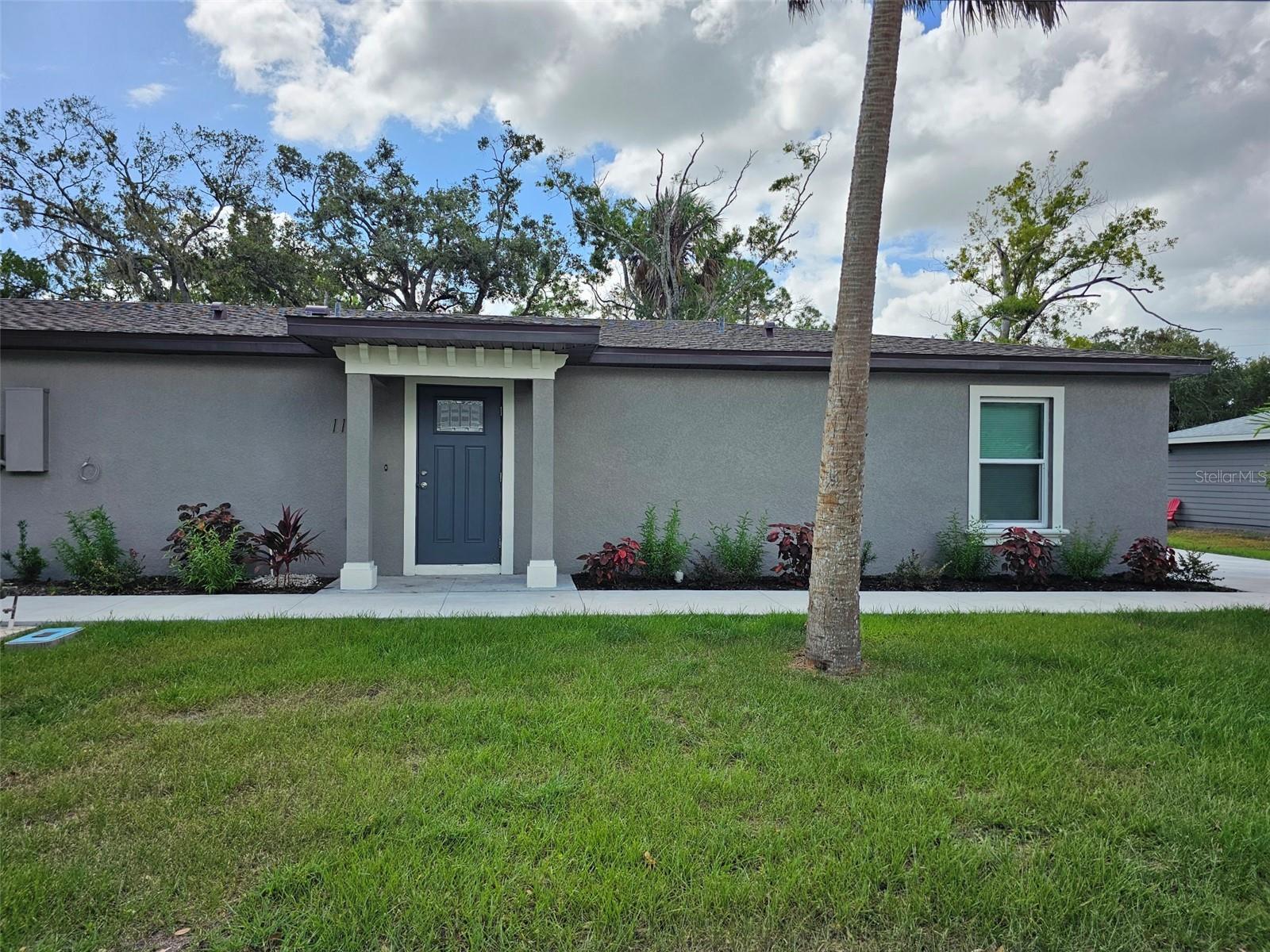 8th Ave, Bradenton, FL 34208