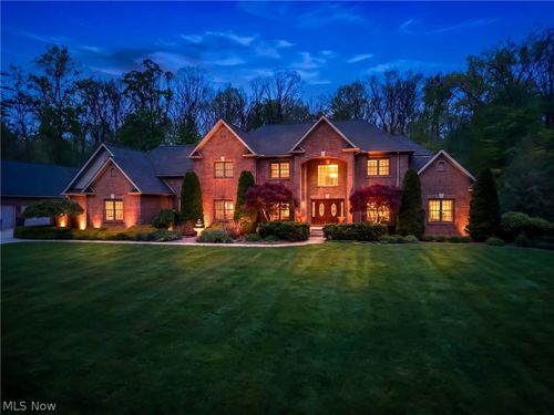2520 Eastpoint Heights Dr Se, Warren, OH, 44484-3875 | Card Image