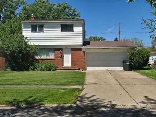 890 Salem Avenue, Elyria, OH, 44035 | Card Image