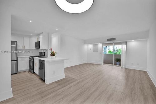 apt-80-2201 Brickell Ave, Miami, FL, 33129-2136 | Card Image