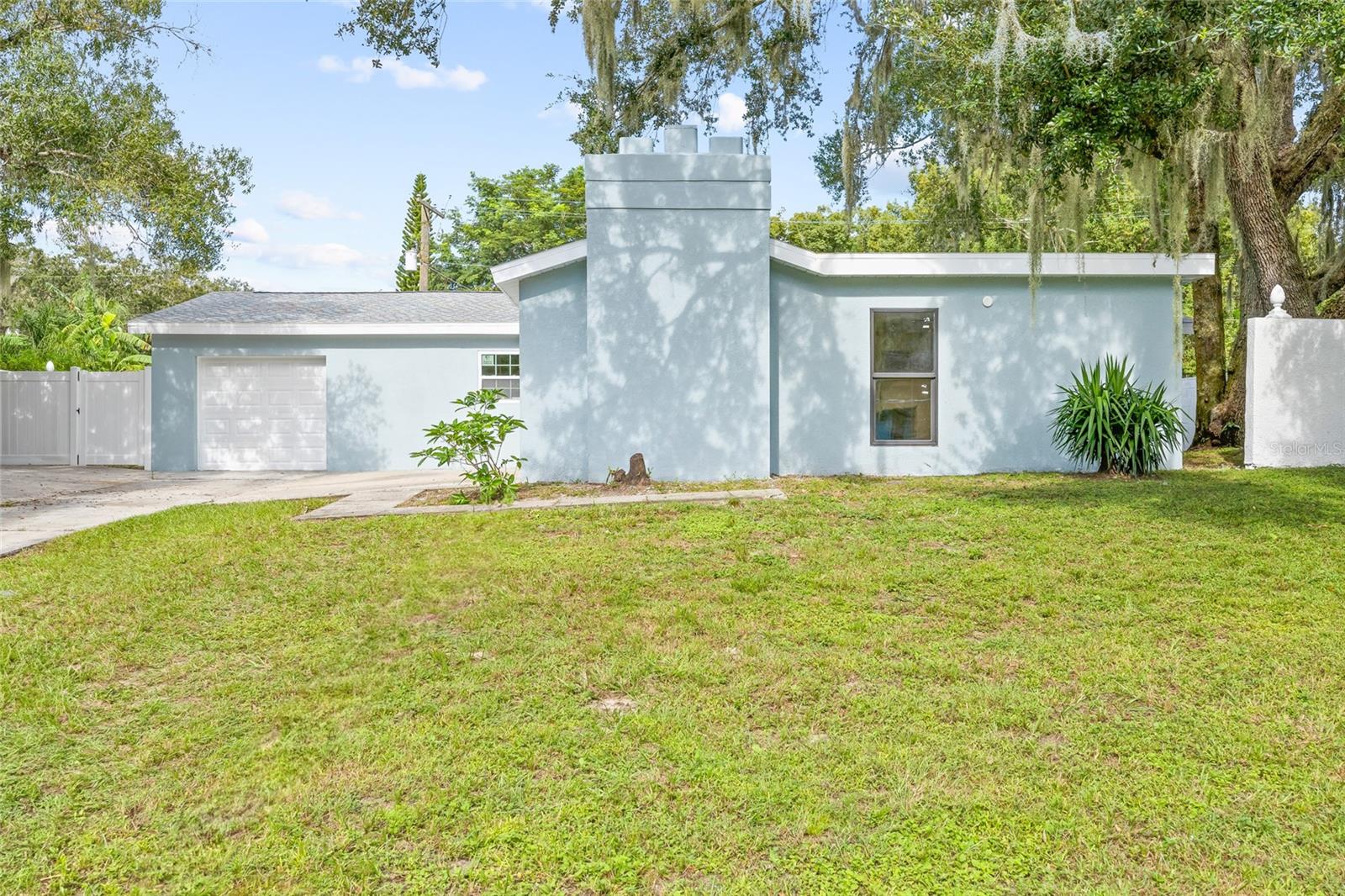 Courtney Dr, Temple Terrace, FL 33617