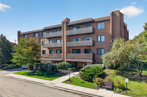 211-1795 Lake Cook Rd, Highland Park, IL, 60035-4482 | Card Image